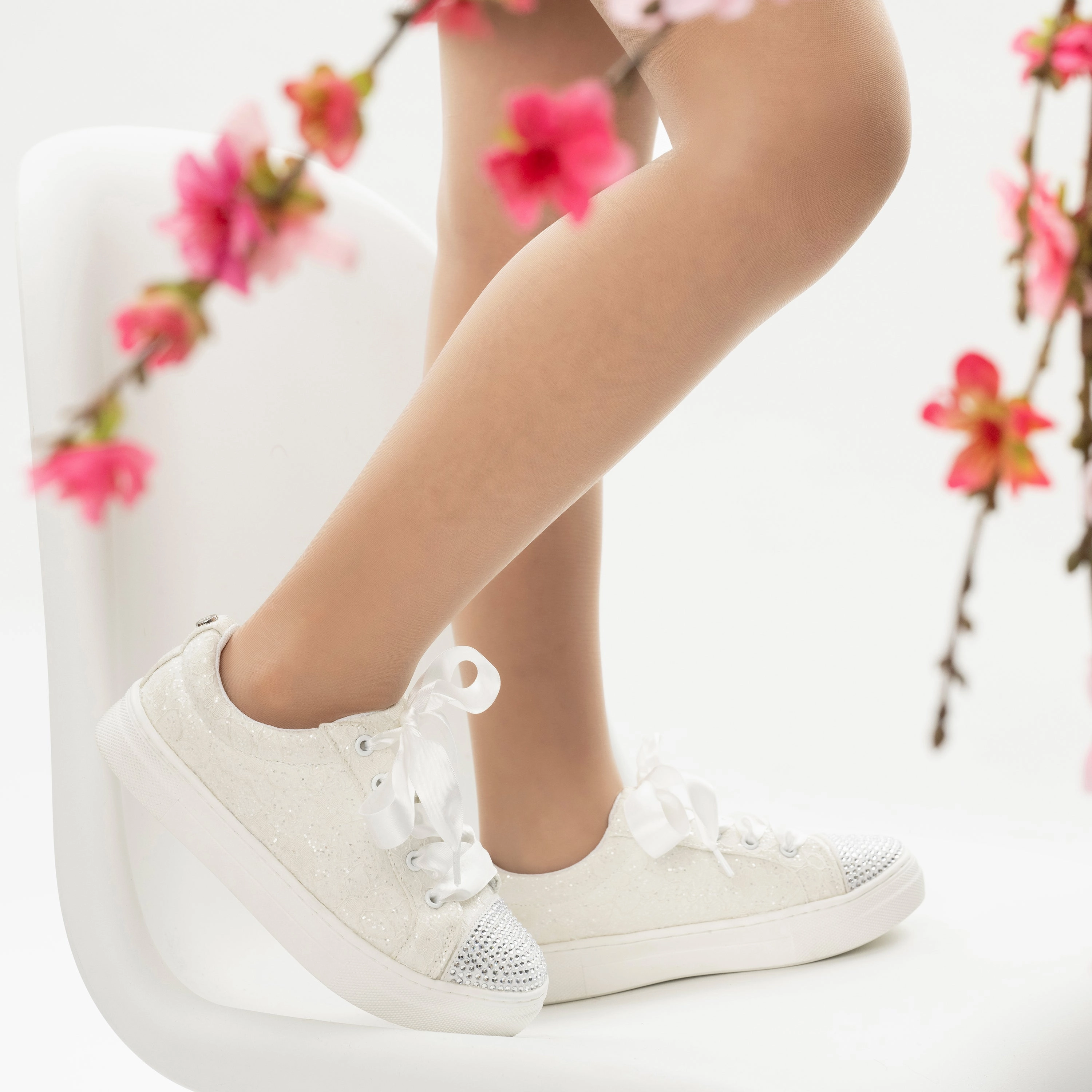 Spanish Bold Rock Guard MONIKA-WHITE