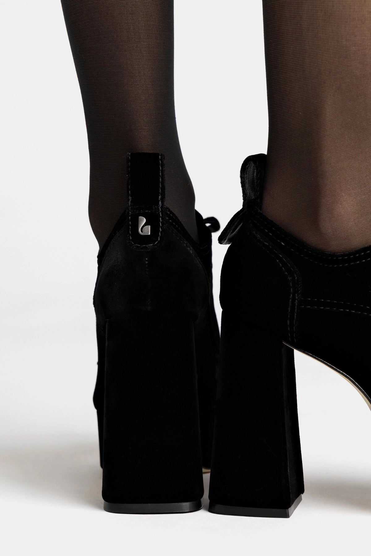 Eleonor Bootie In Black Velvet Snow Ride Shockproof