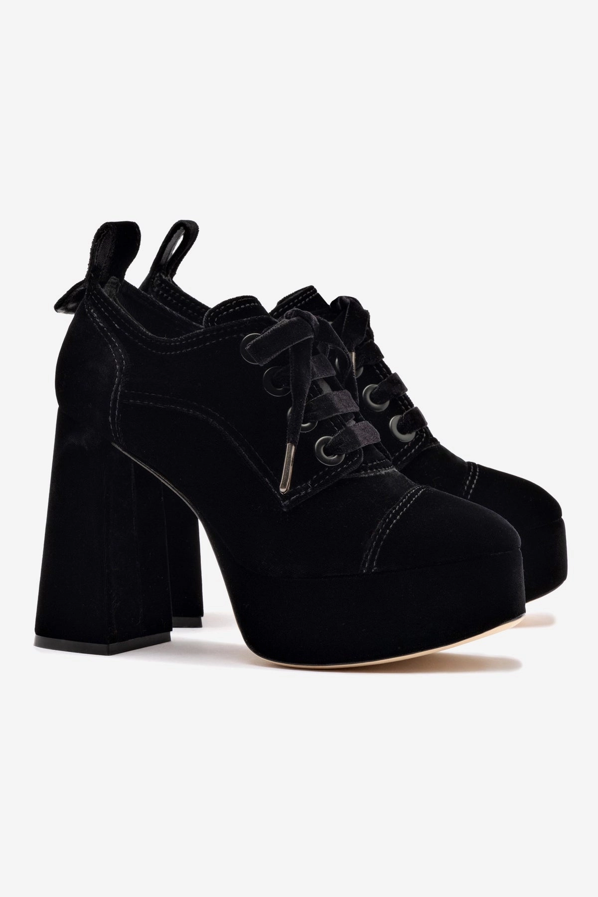 Video Look On Trend Eleonor Bootie In Black Velvet