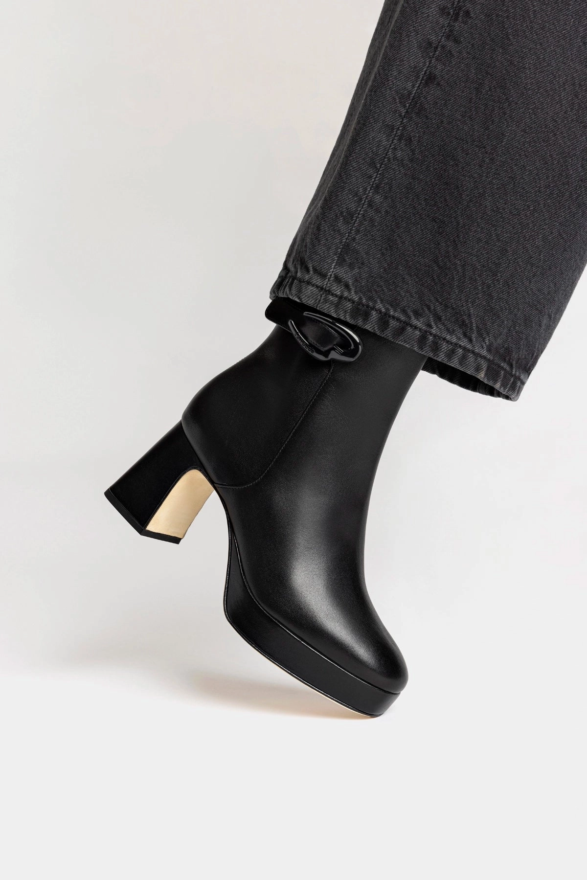 Dolly Verona Low Boot In Black Leather Classic Base Clean Step