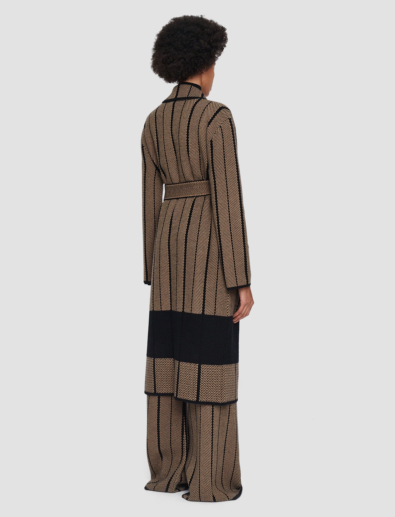 NonIrritating Seams Elegant Look Chevron Jacquard Knitted Coat