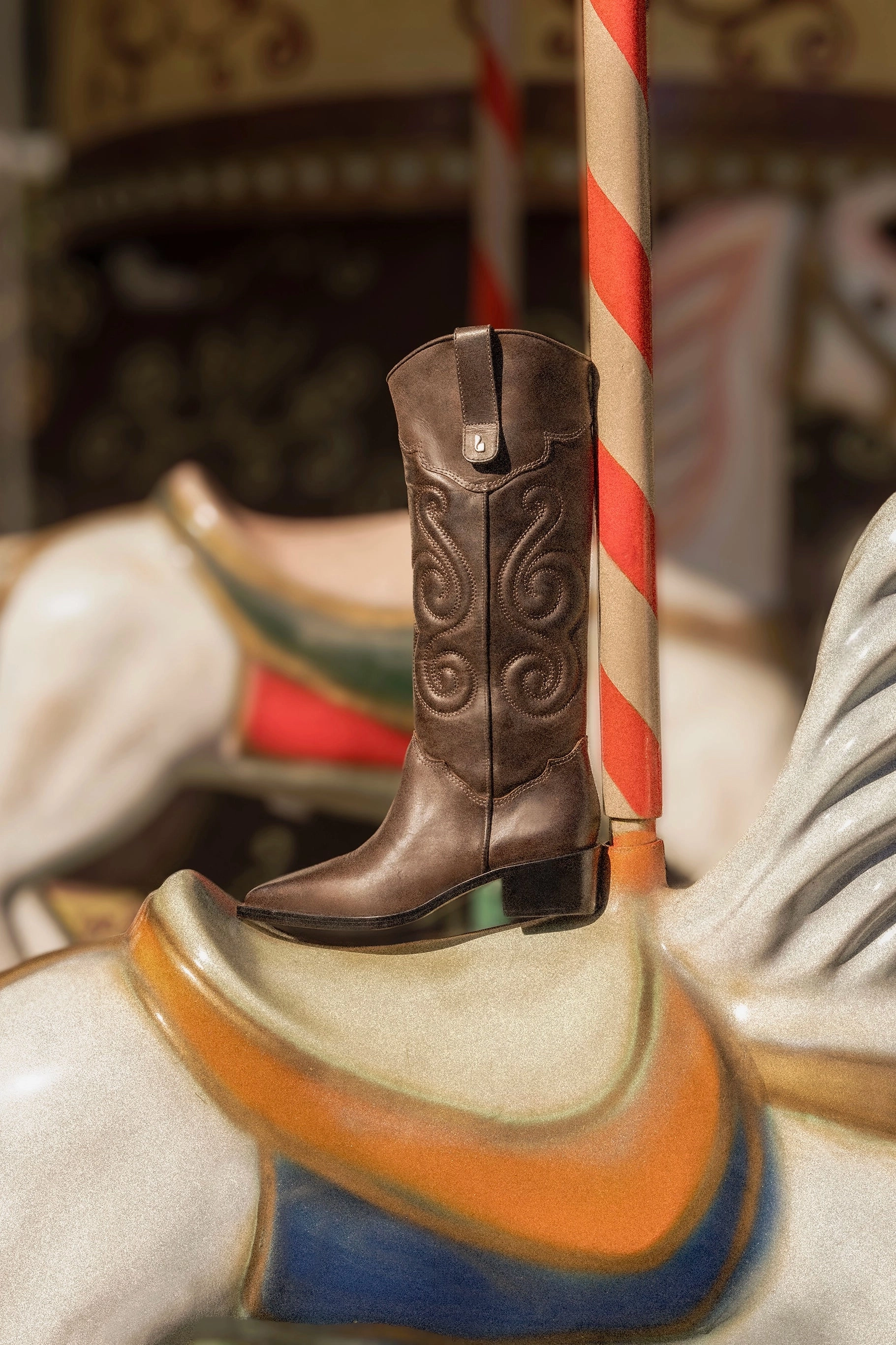 Paloma Boot In Brown Shadow Leather Quick Pack Arch Support Daily Walk