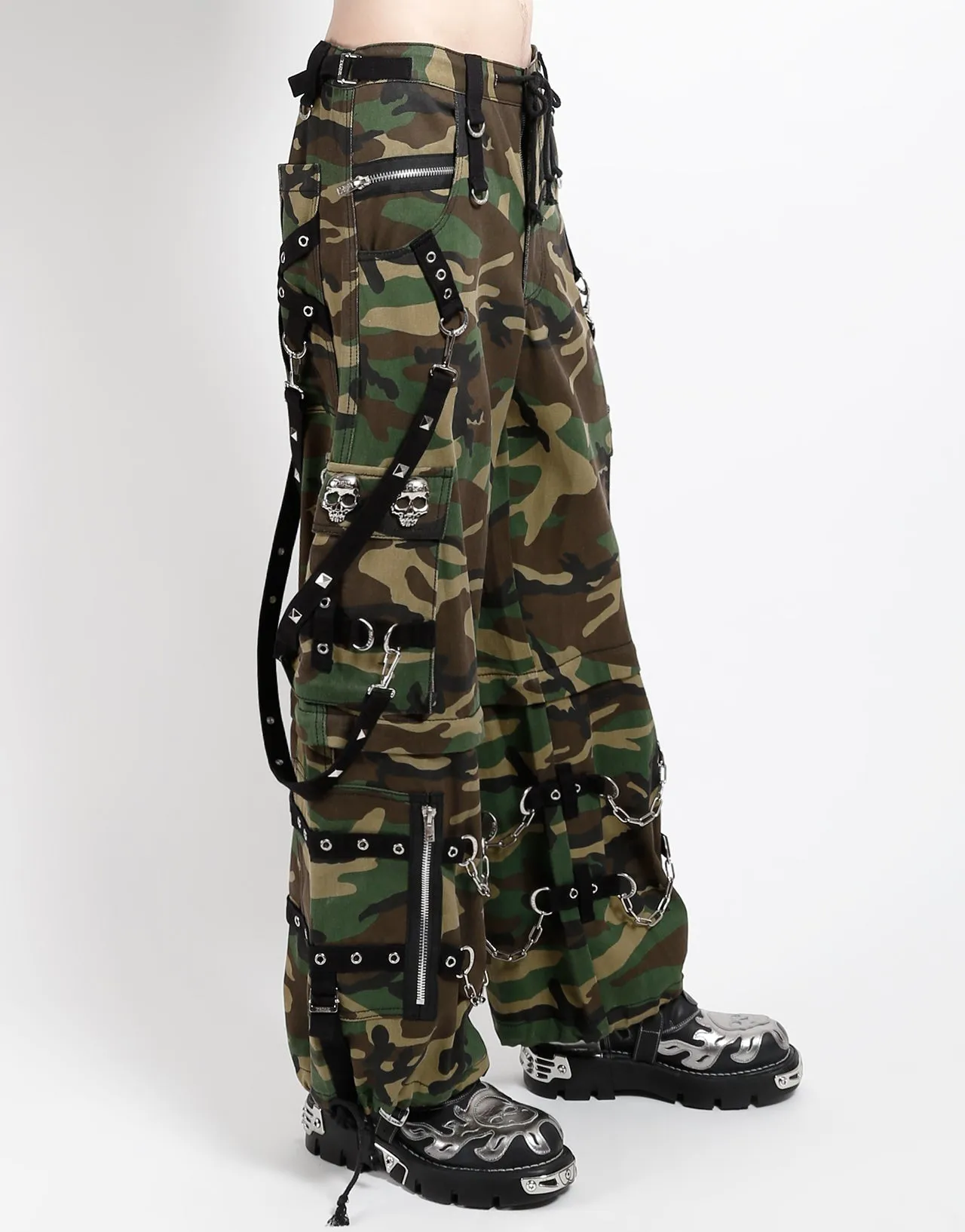 Essential Look Body Friendly SKULL DENIM STUD PANT CAMO