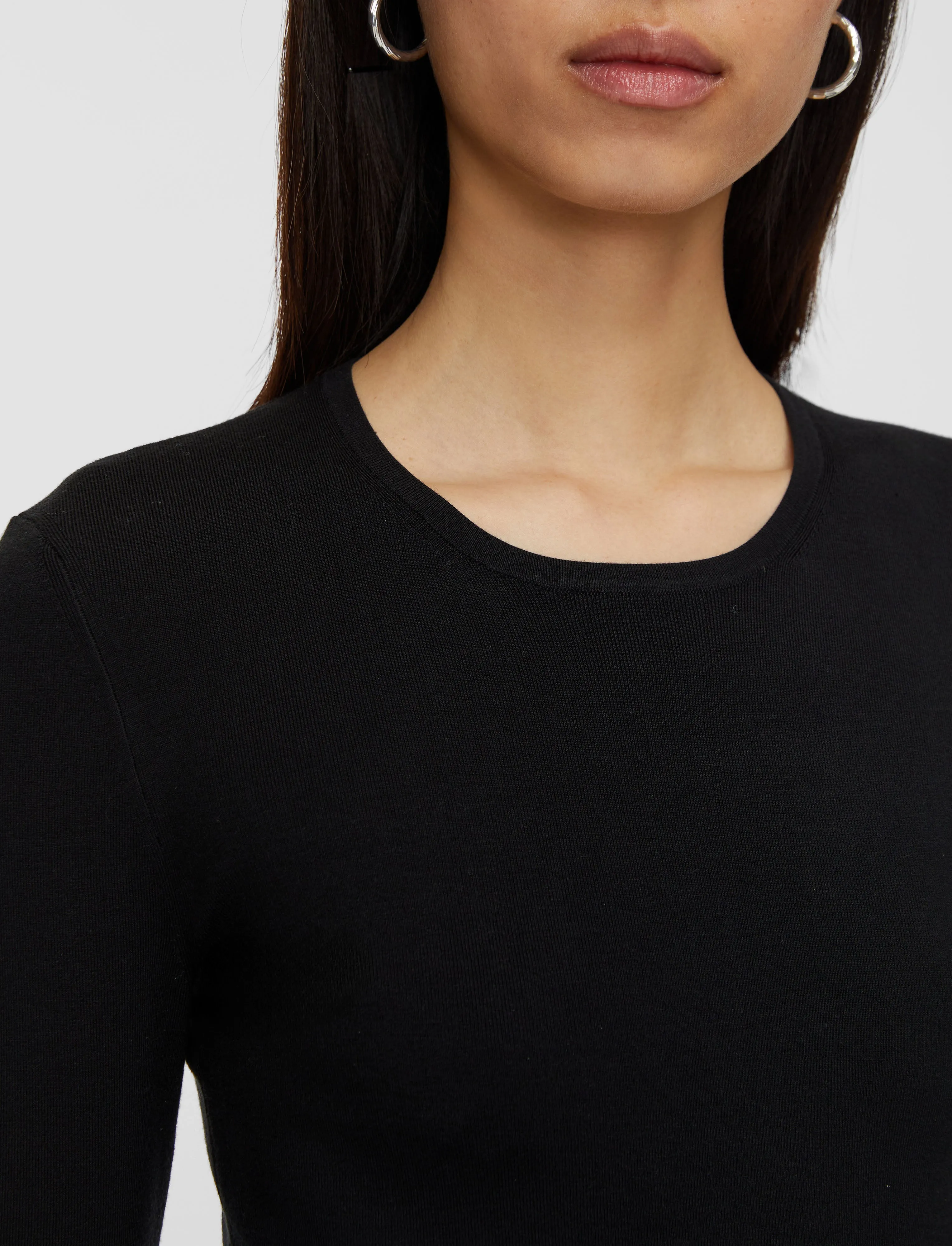 Airflow Optimized Non Restrictive Cuff Silk Stretch Top