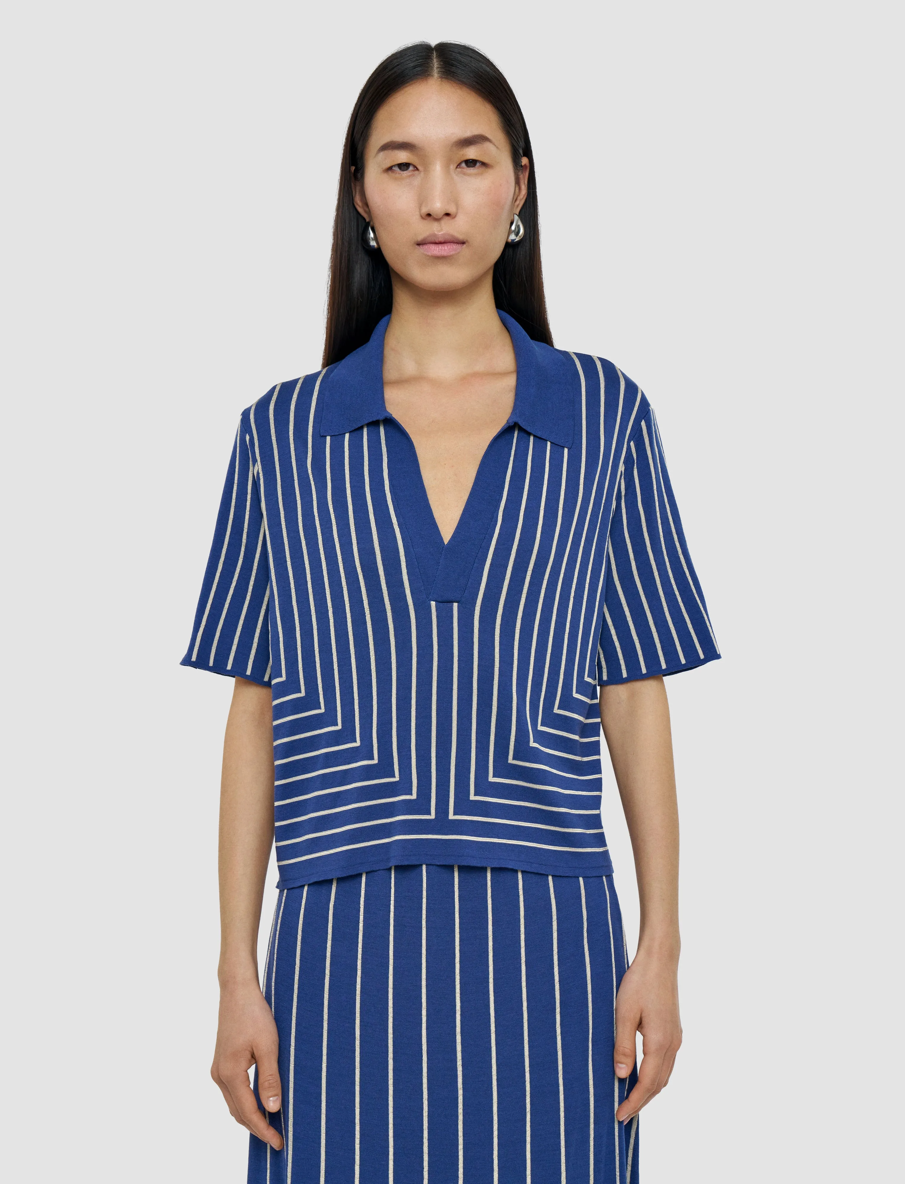 Geometric Jacquard Silk Blend Top Inner Layer Tagless Label System