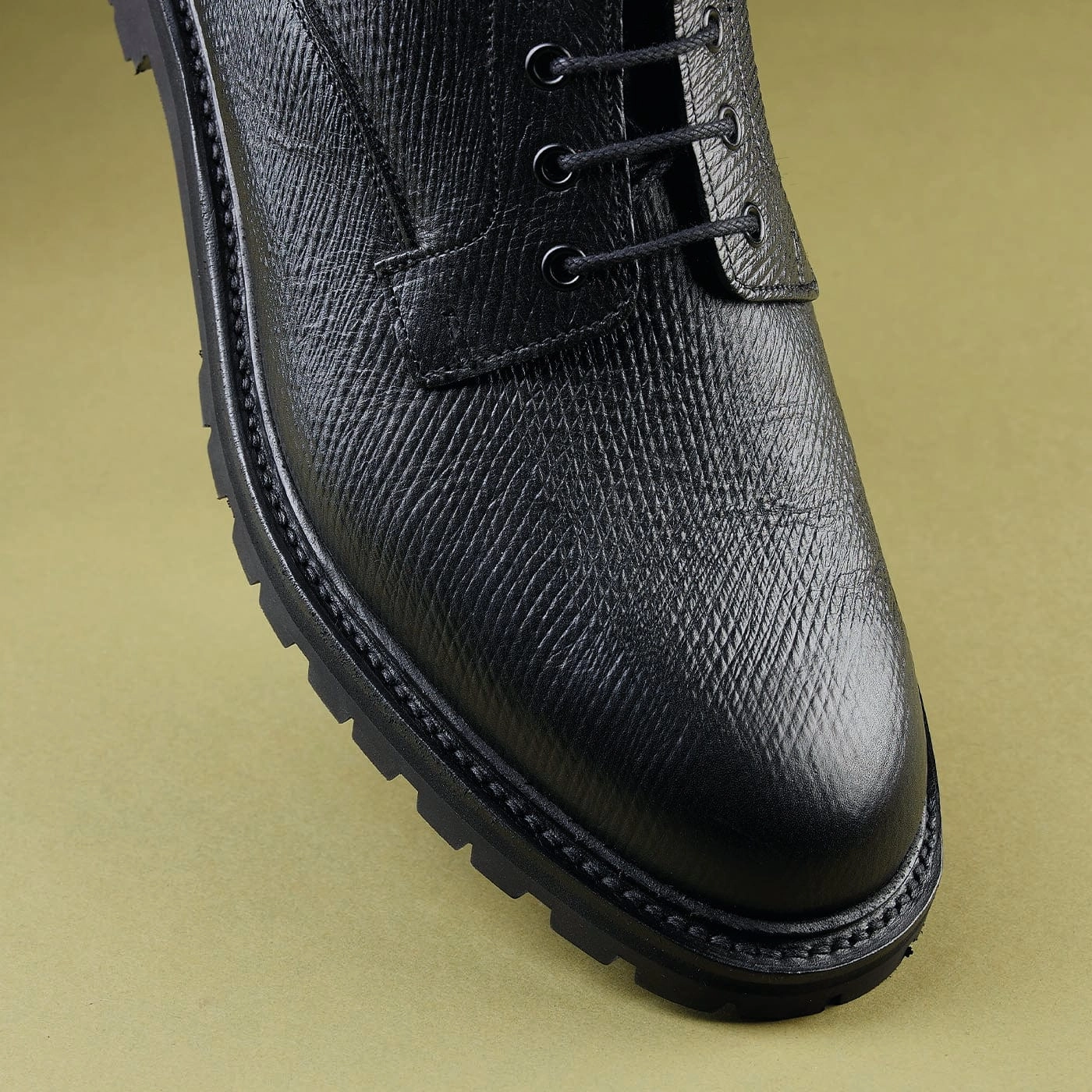 Grizedale Black Russian Grain Torsional Stability Comfortable backstay