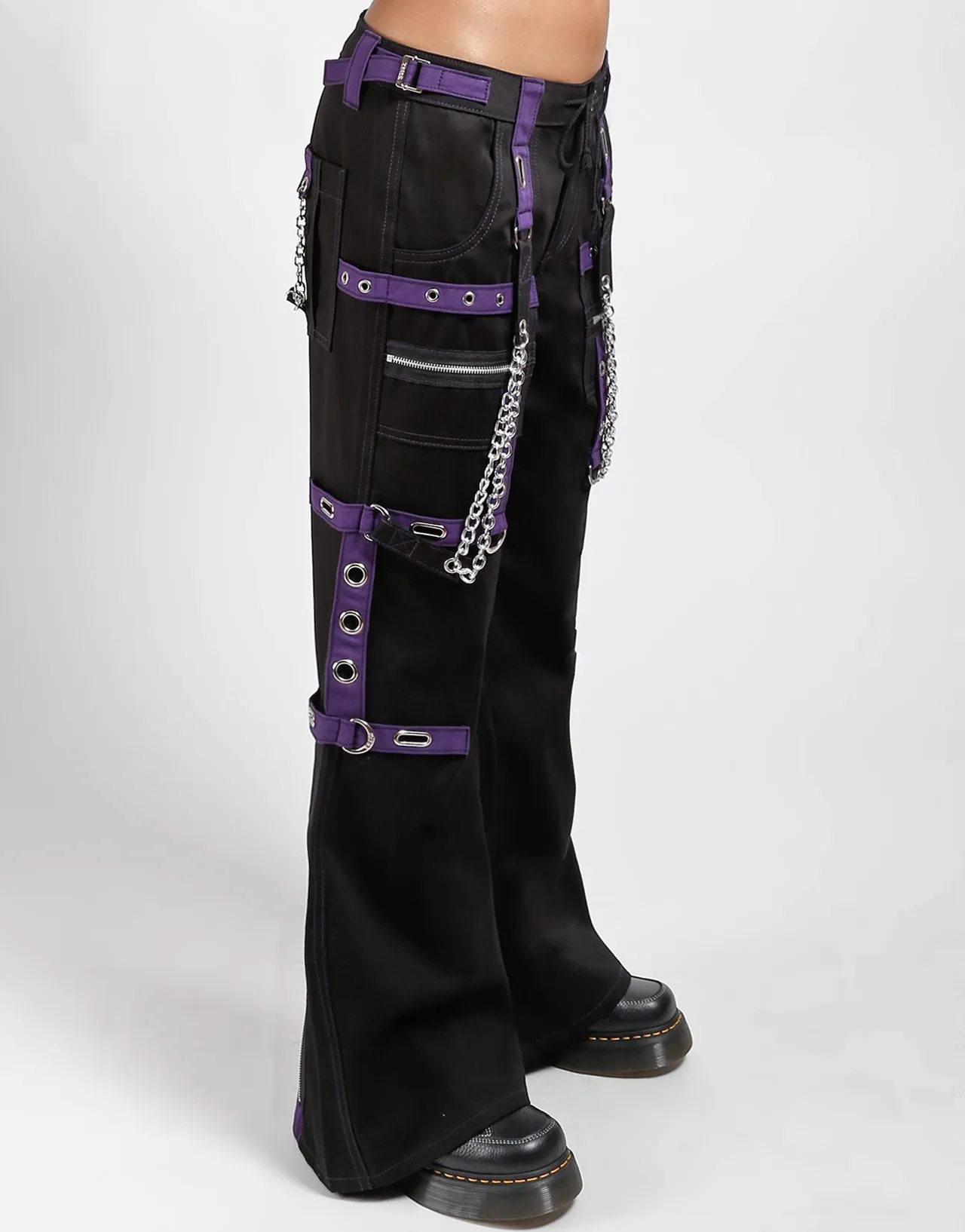 Refined fit NonRestrictiveCut CHAIN DARK STREET PANT