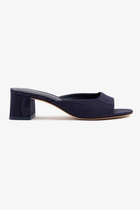 Chloe Gosselin by Larroud Anah Mule In Navy Fabric Sand Move Fire Red