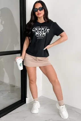 "Store Bought Cookie Kind Of Mom" Graphic T-Shirt (Black) UVProtection Coating DroppedShoulder