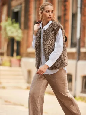 Brown Faux Shearling Gilet Snag Proof Weave Odor Resistant Coating