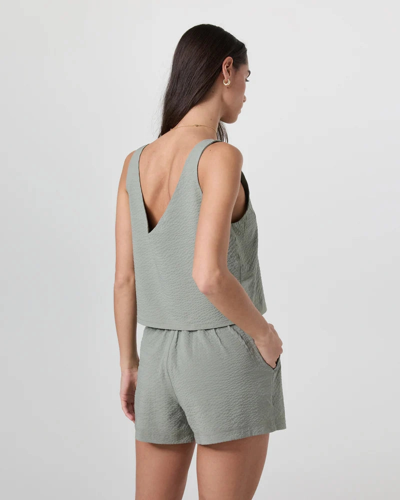 MultiFunctionalDesign Flexible Material vuori Women's Villa Textured Crop Tank in Laurel