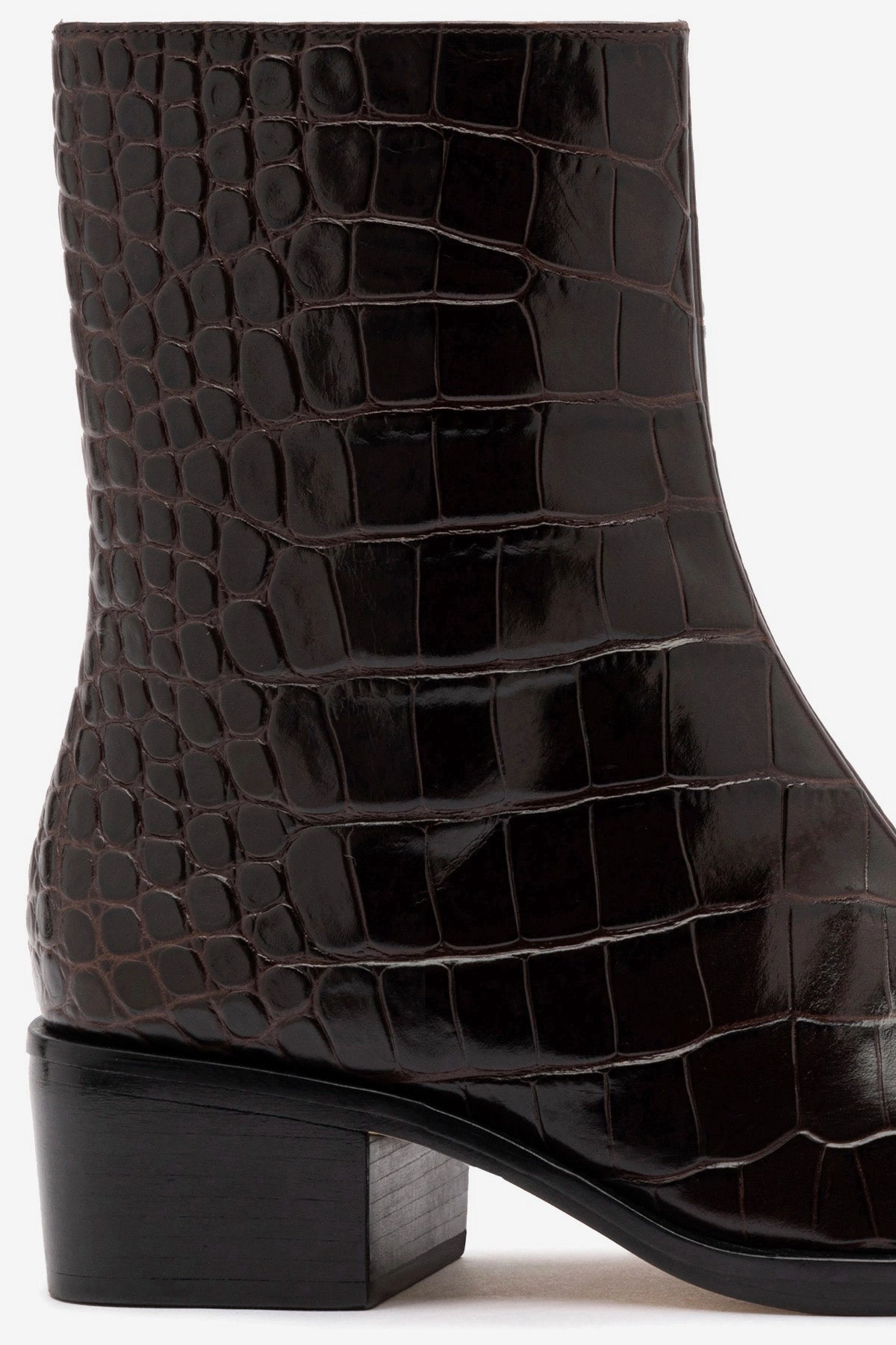 Quick Dry Technology Florencia Low Boot In Croco Brown Leather