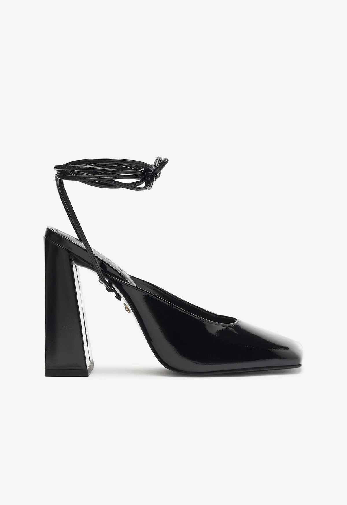 Rylie Leather Mule Airflow channels Dinner Look
