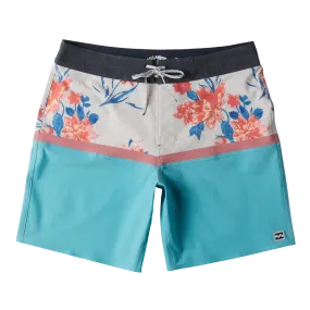 Men's Fifty50 PRO 19" Boardshorts Comfort waistband Adventure Seeker