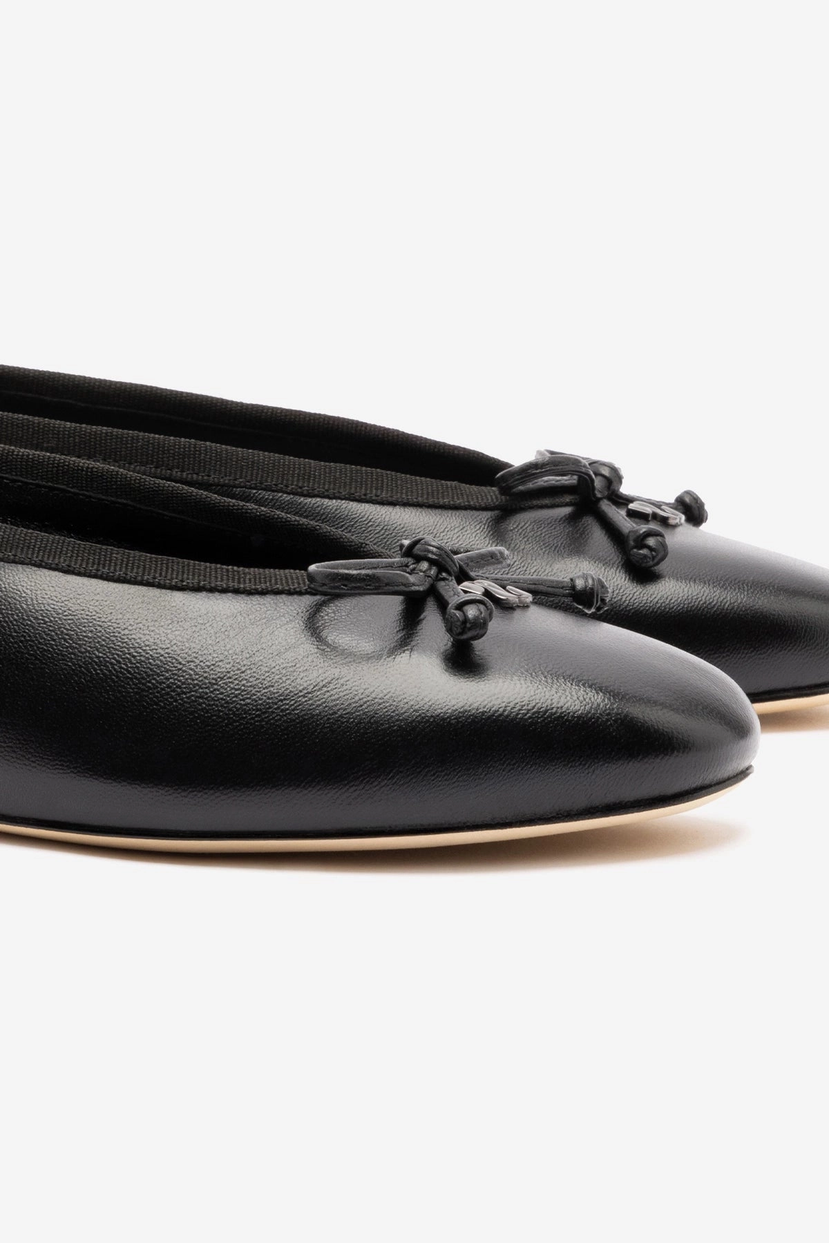 Thermoregulating Insole Pavlova Ballet Flat In Black Leather