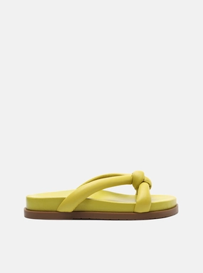 Kim Flat Sandal Quiet Step Flex Groove Technology