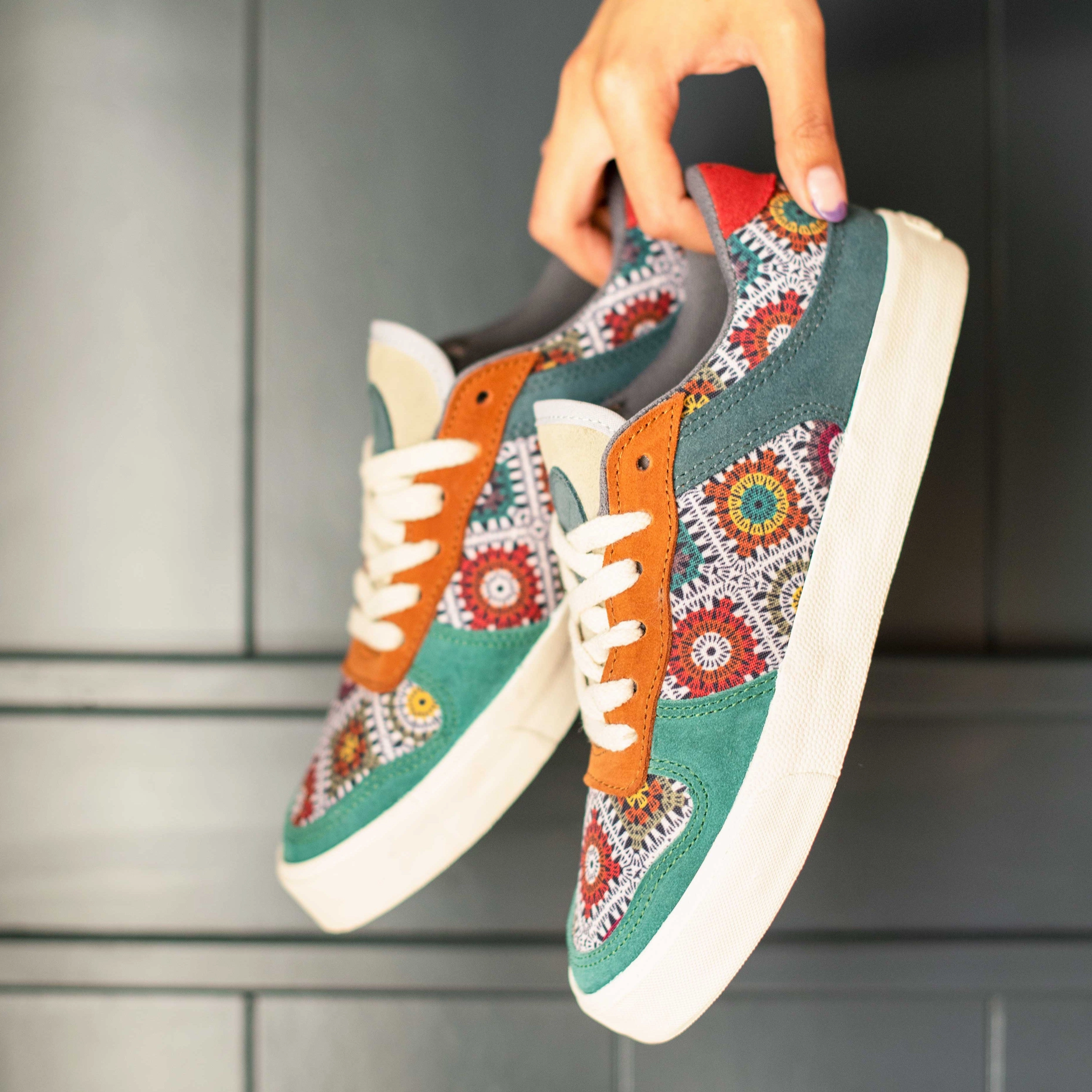 Plush traction Primrose Ace Low Top