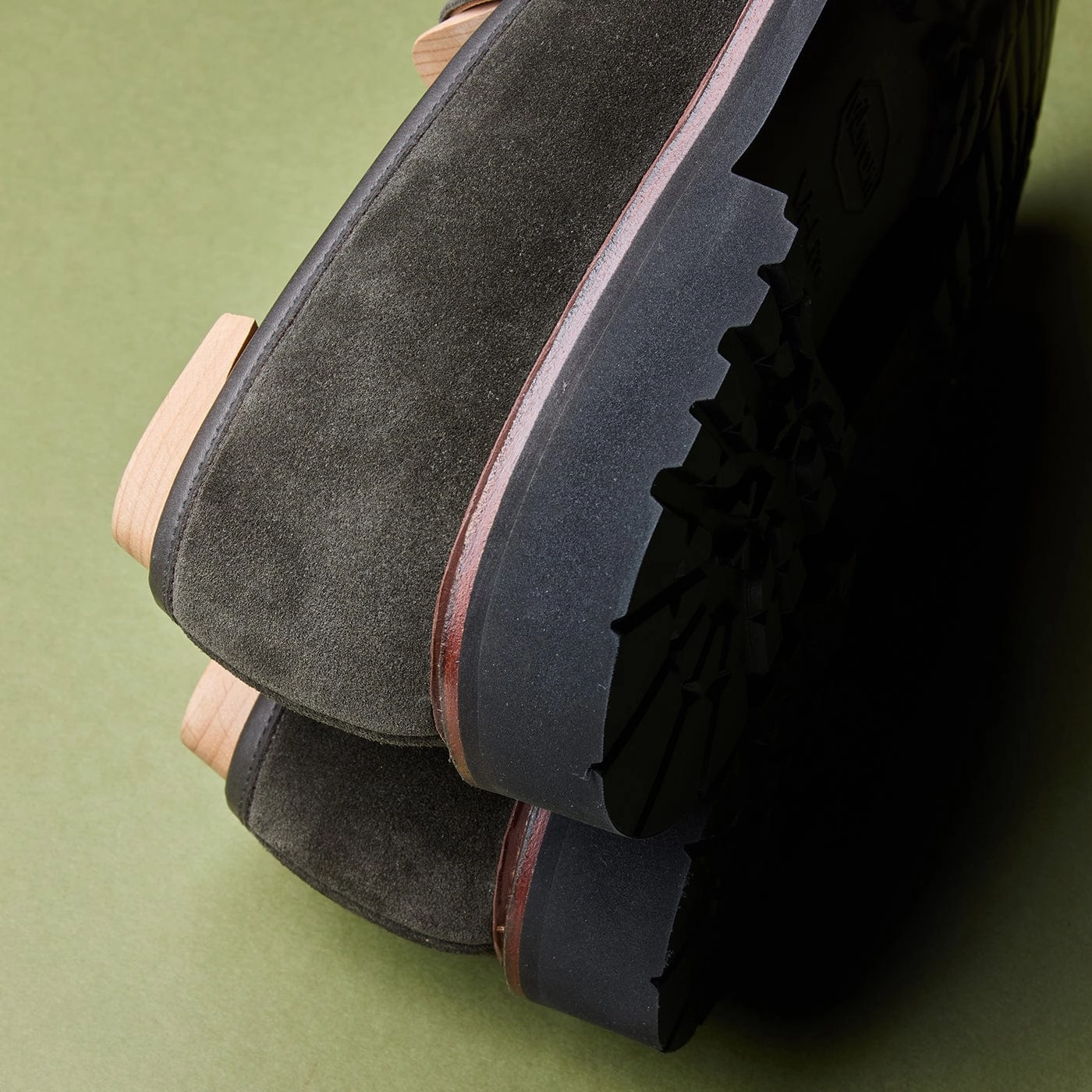 Boston 2 Earth Green Suede Breathable Style Chill Walk