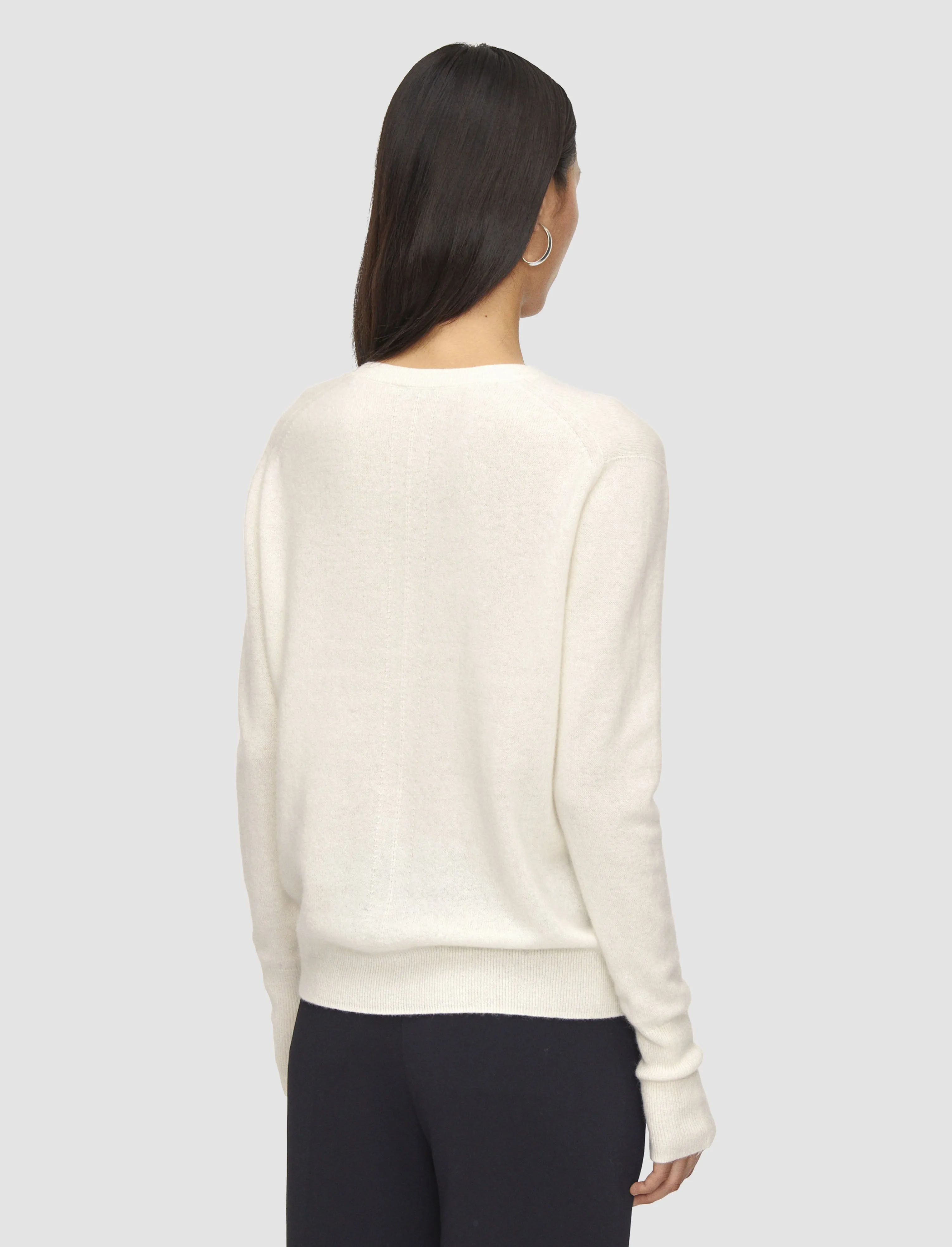 Light Pure Cashmere V Neck Jumper Modern Basic Unstructured Fit