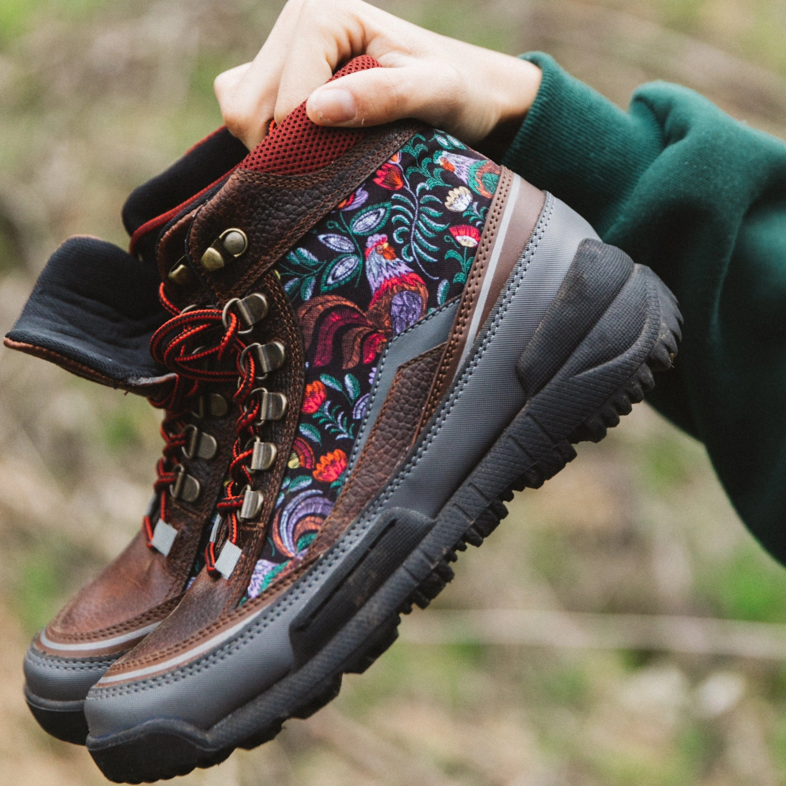 Strong Grip Arch support Rooster Trekk Boot