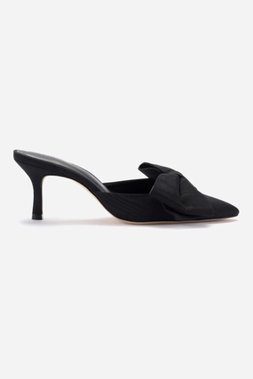 Rain Safe Mini Elle Pump In Black Fabric