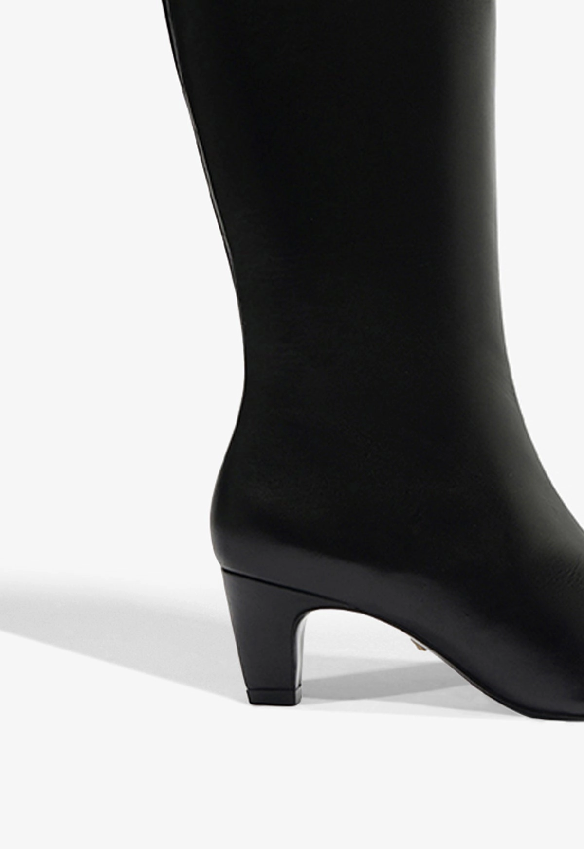 Dellia Up Boot Power Flow