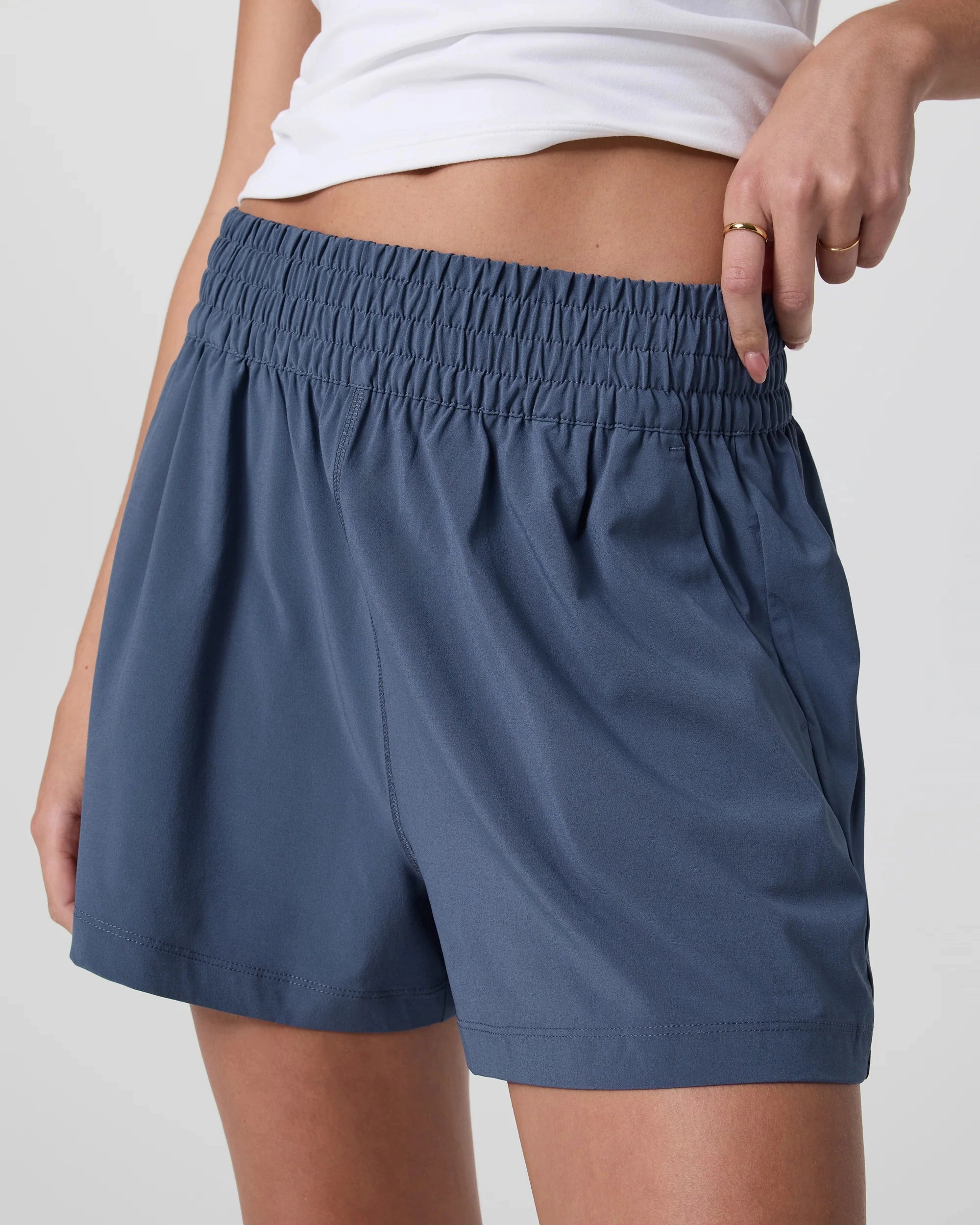 vuori Women's Villa Short in Azure Garment Washed YarnDyeStripe