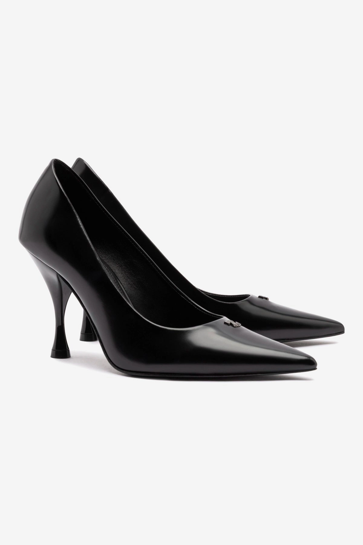 Stone Pump In Black Box Leather Sand Move Metal Edge