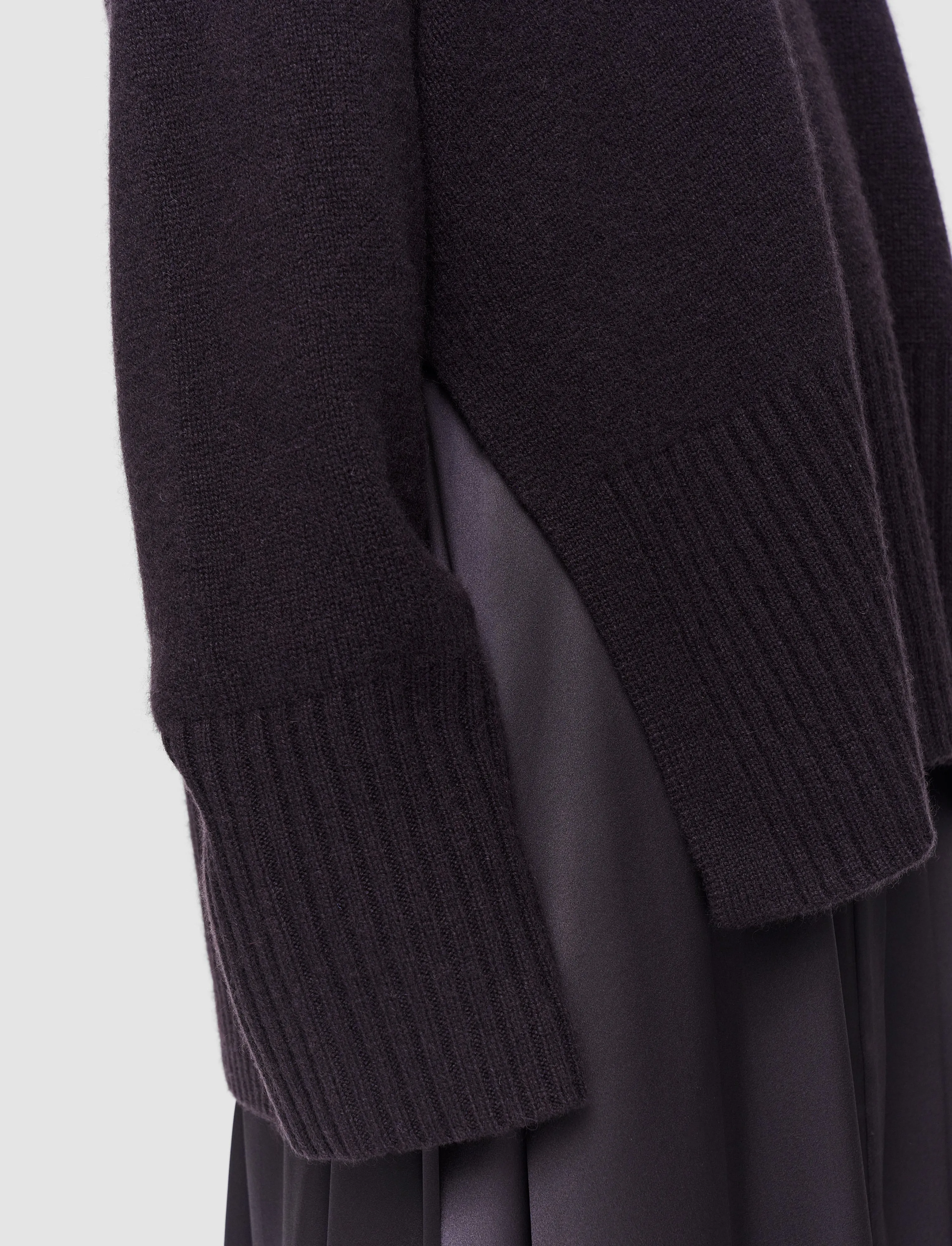 Eco Friendly Dye Luxe Cashmere V Neck Jumper