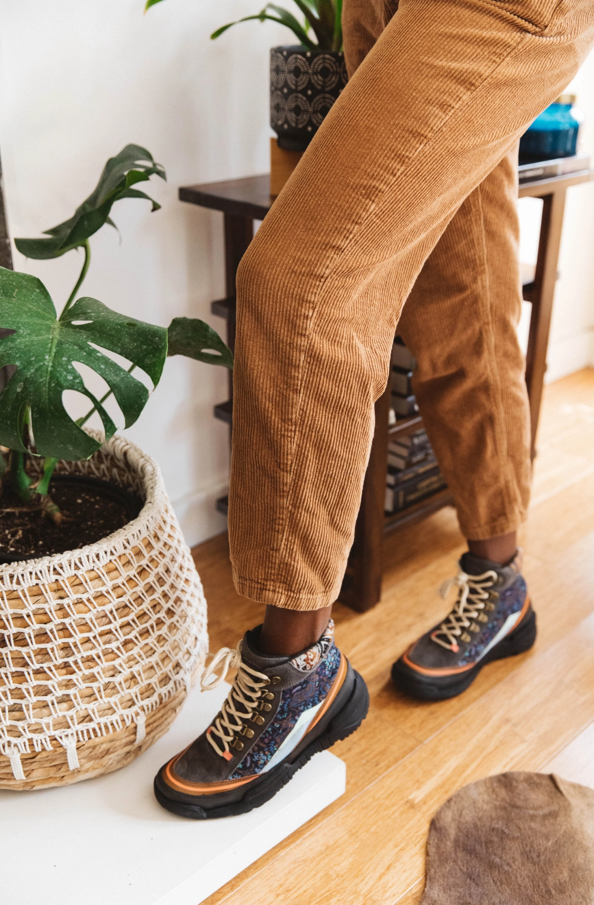 Tauro Trekk Boot Waterproof Outdoor Travel Natural Fiber Lining