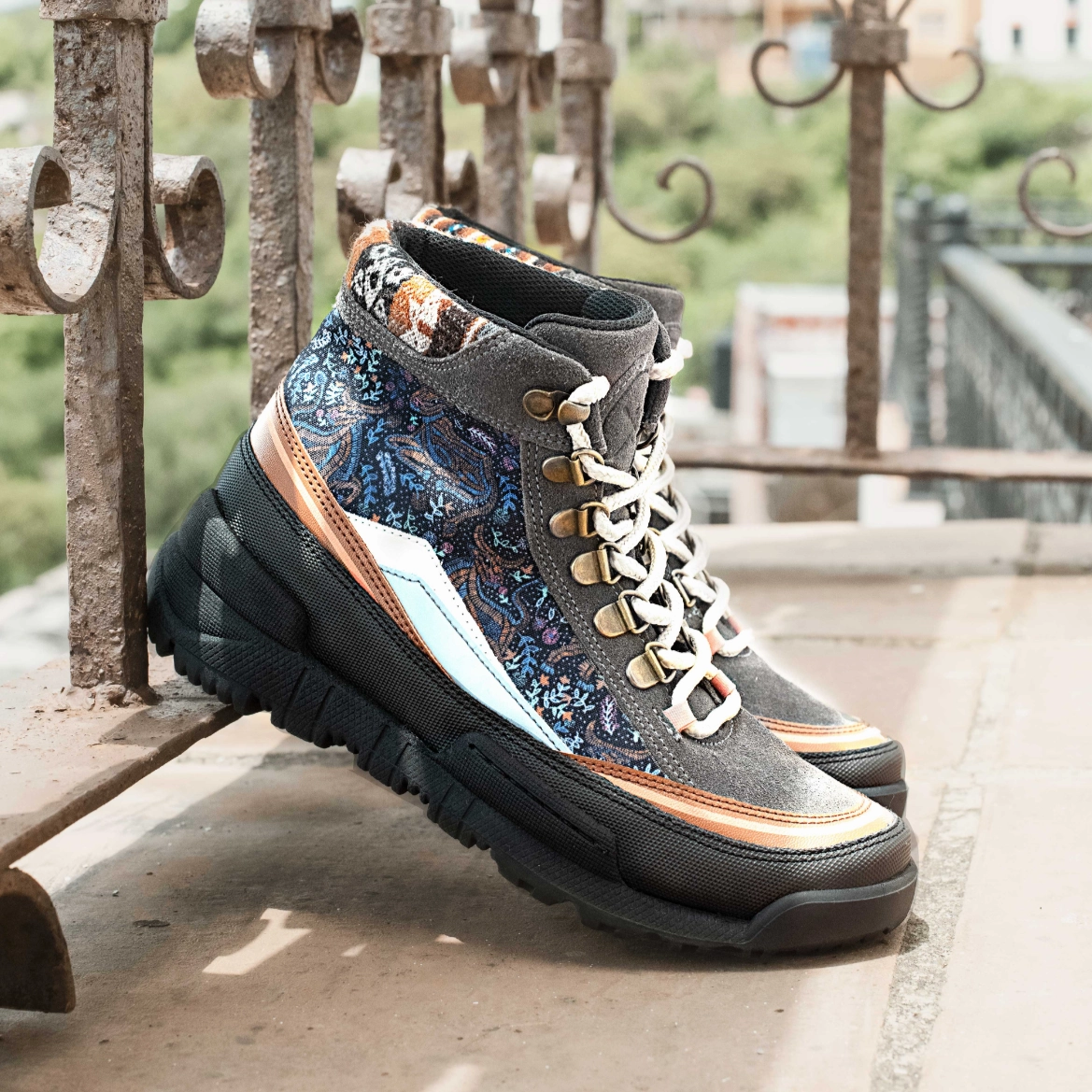 Tauro Trekk Boot Fast pace Breathable Lining