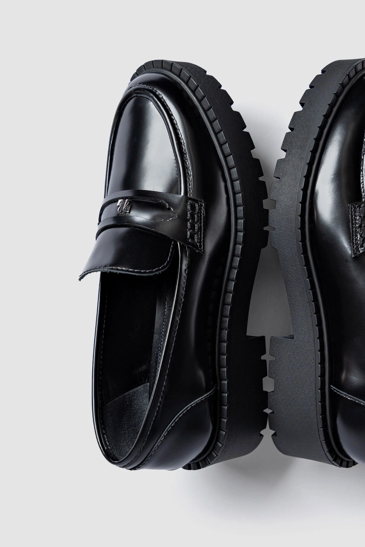 Suki Lugsole Loafer In Black Box Leather Light Core