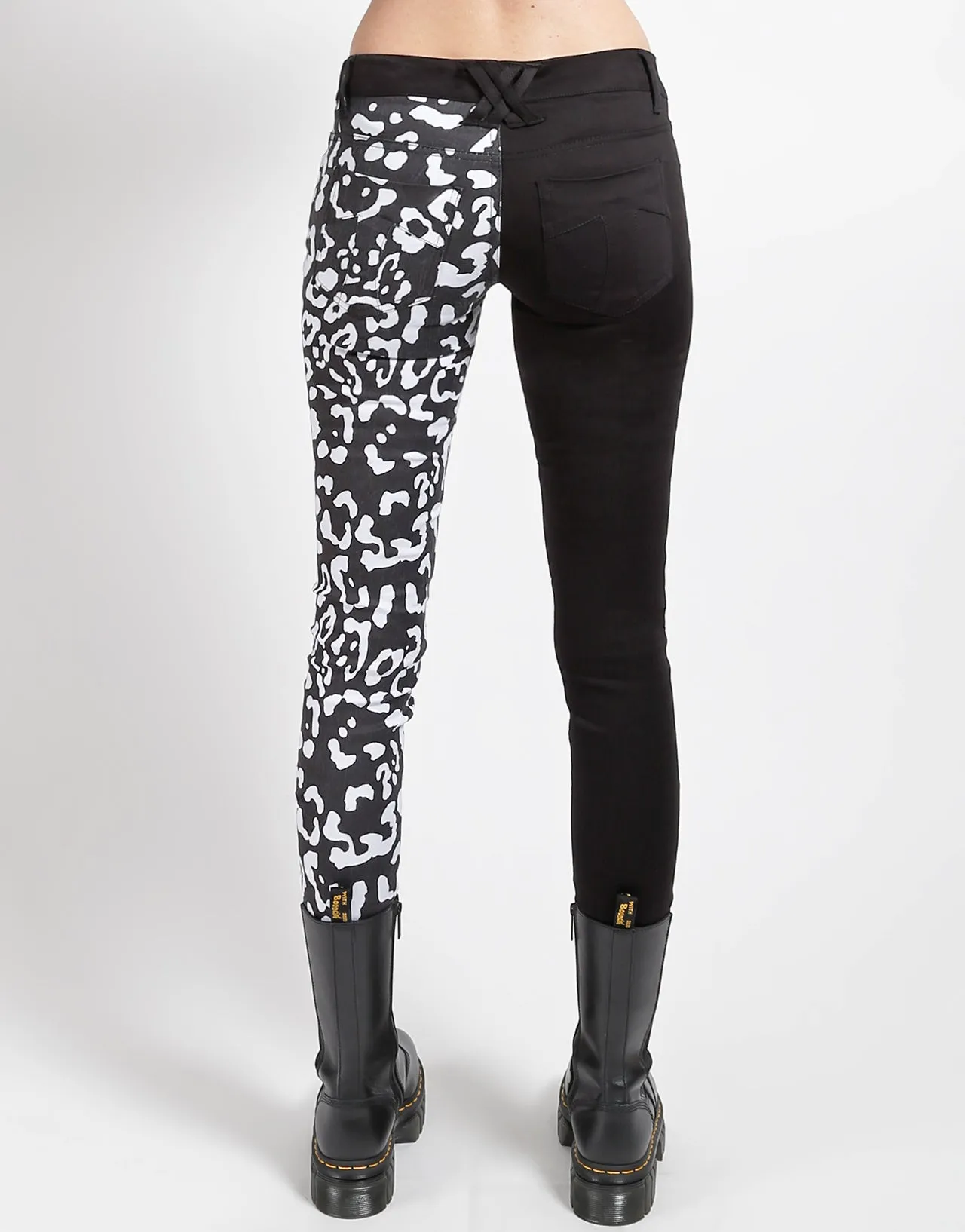 Minimalist Waist Light wash SPLIT PERSONALITY JEAN ULTRA LEOPARD
