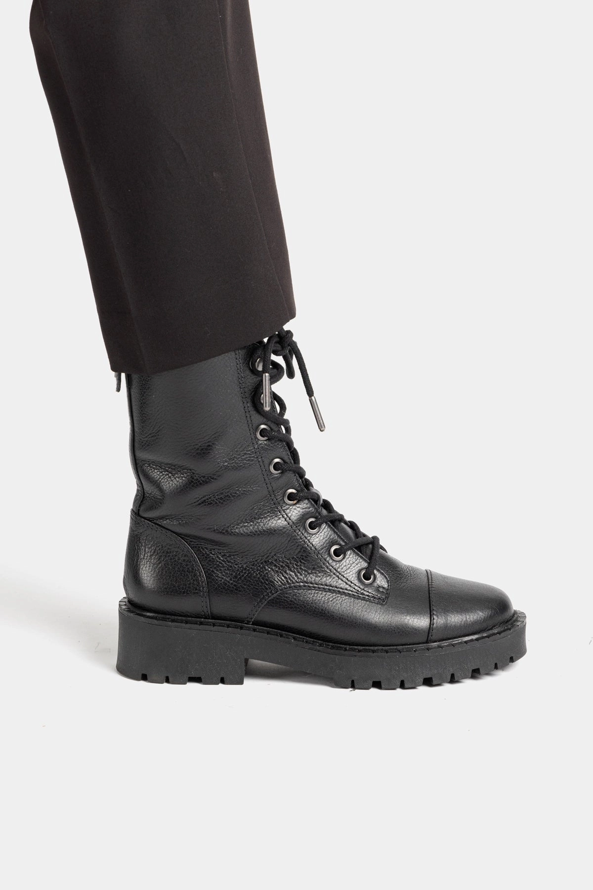 Trinity Boot In Black Leather Pressure Relief Gloss Mood