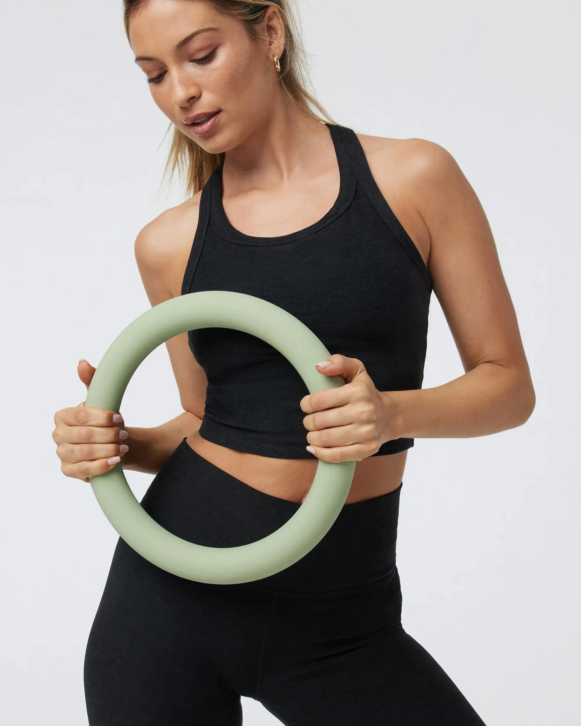 Hydrophobic Threadwork Thermal Regulation Technology vuori Women's Elevation Racerback Tank in Black Heather