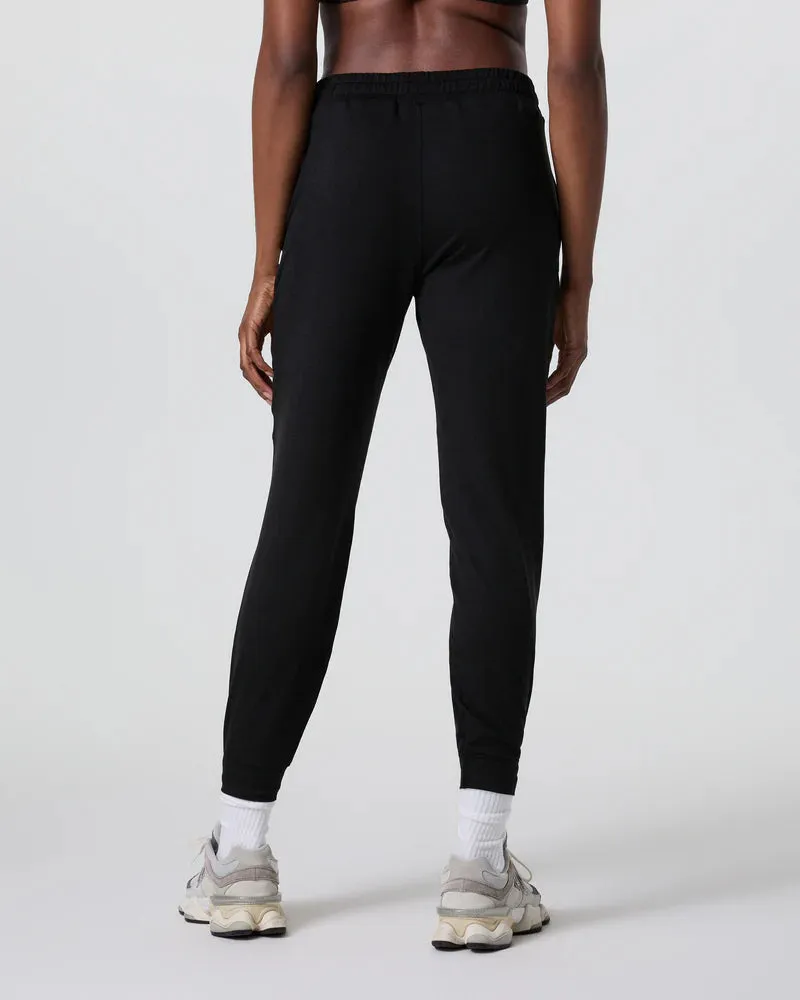 vuori Women's Performance Jogger in Black Heather All-Purpose Wear