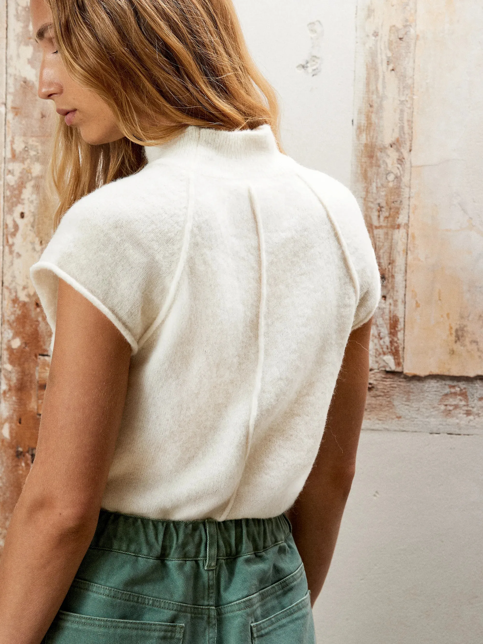 Unstructured Silhouette Silicone Print Detail Turtleneck Knit Top with Wool and Alpaca