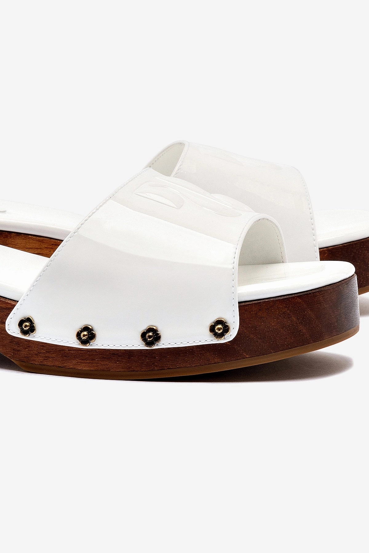 Trendy Every Step Zuzi Mule In White Patent Leather